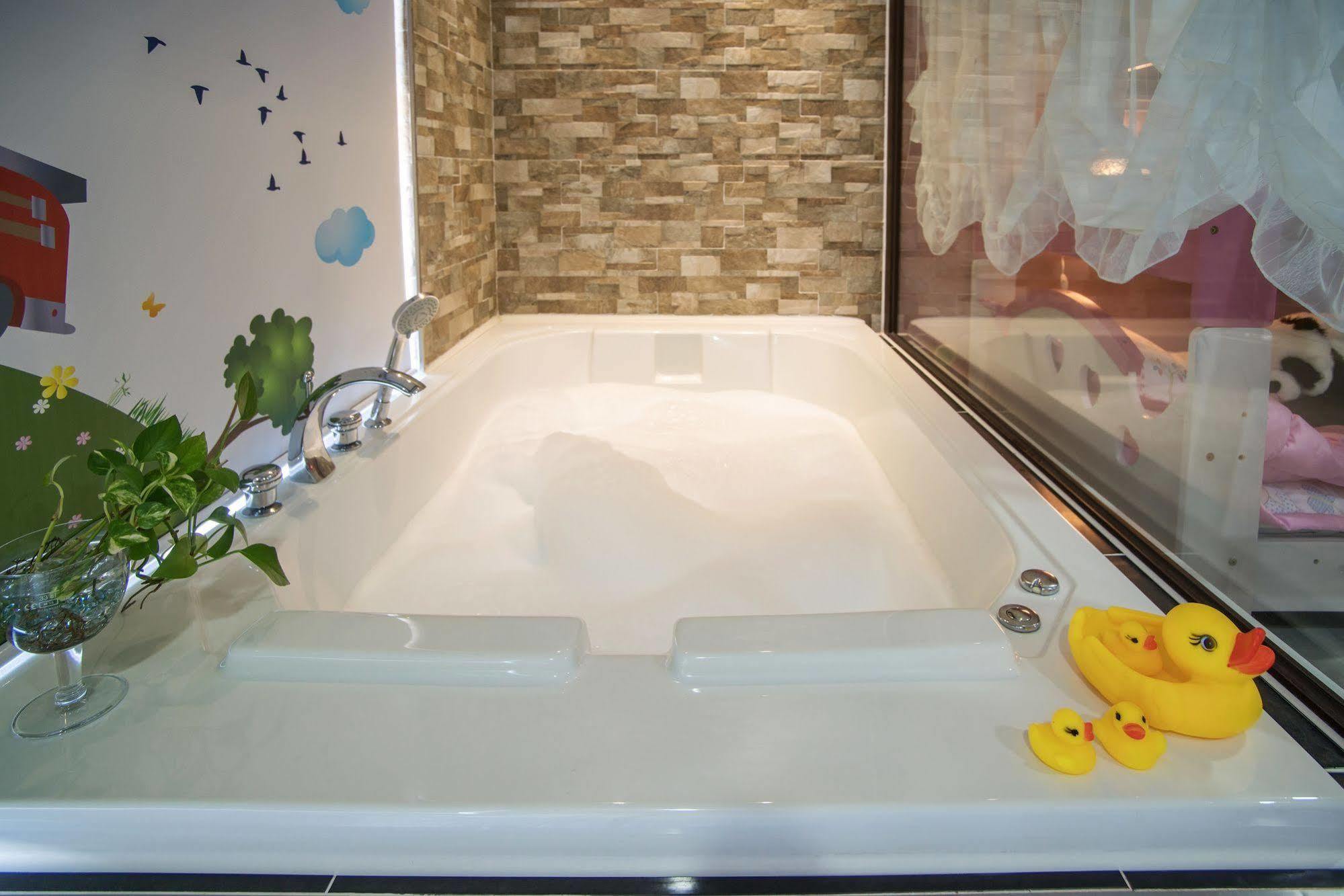 Famille Spa Resort Seogwipo Extérieur photo
