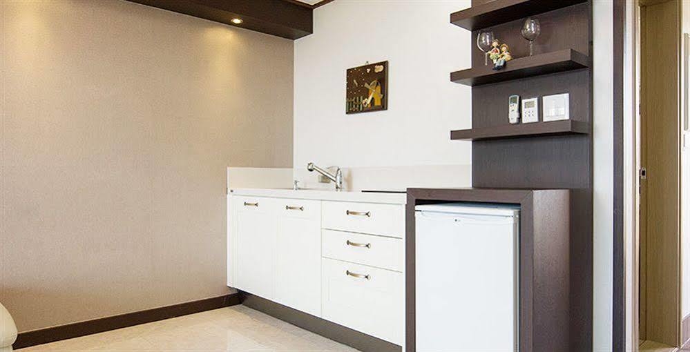 Famille Spa Resort Seogwipo Extérieur photo