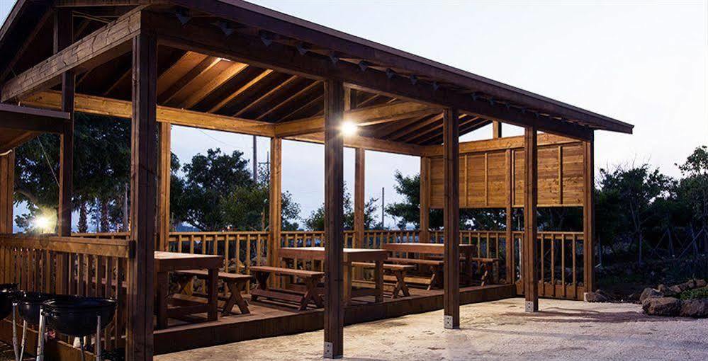 Famille Spa Resort Seogwipo Extérieur photo