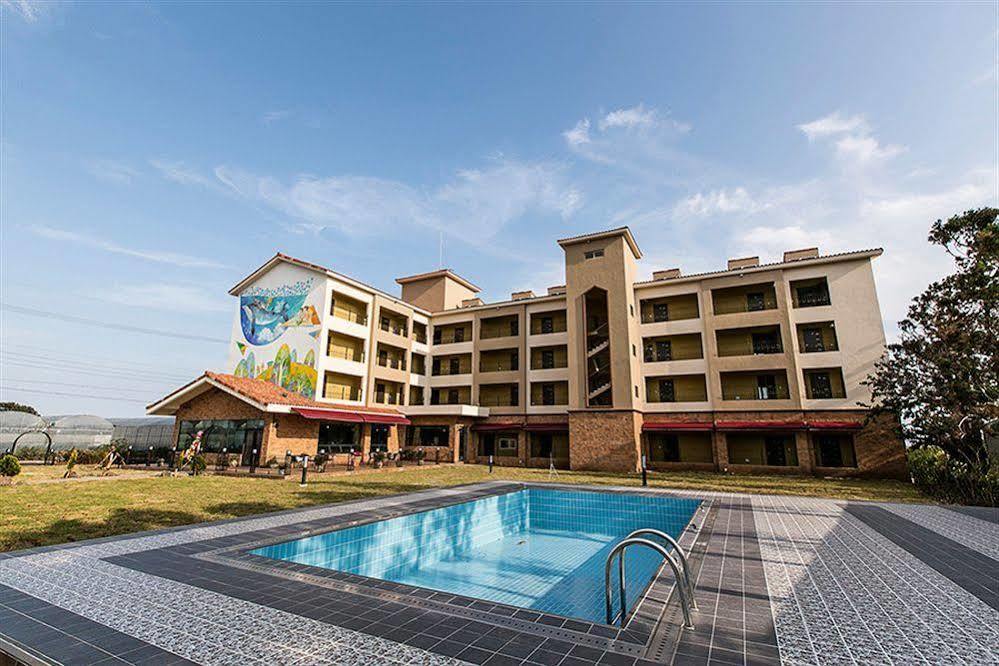 Famille Spa Resort Seogwipo Extérieur photo