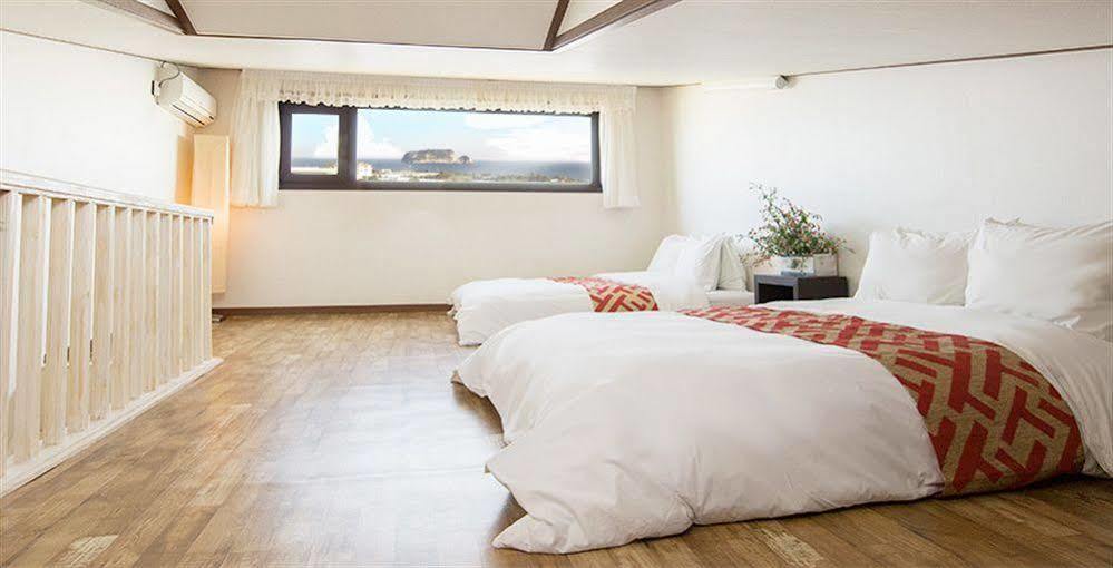 Famille Spa Resort Seogwipo Extérieur photo